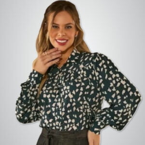 Camisa Com Pala E Mangas Amplas